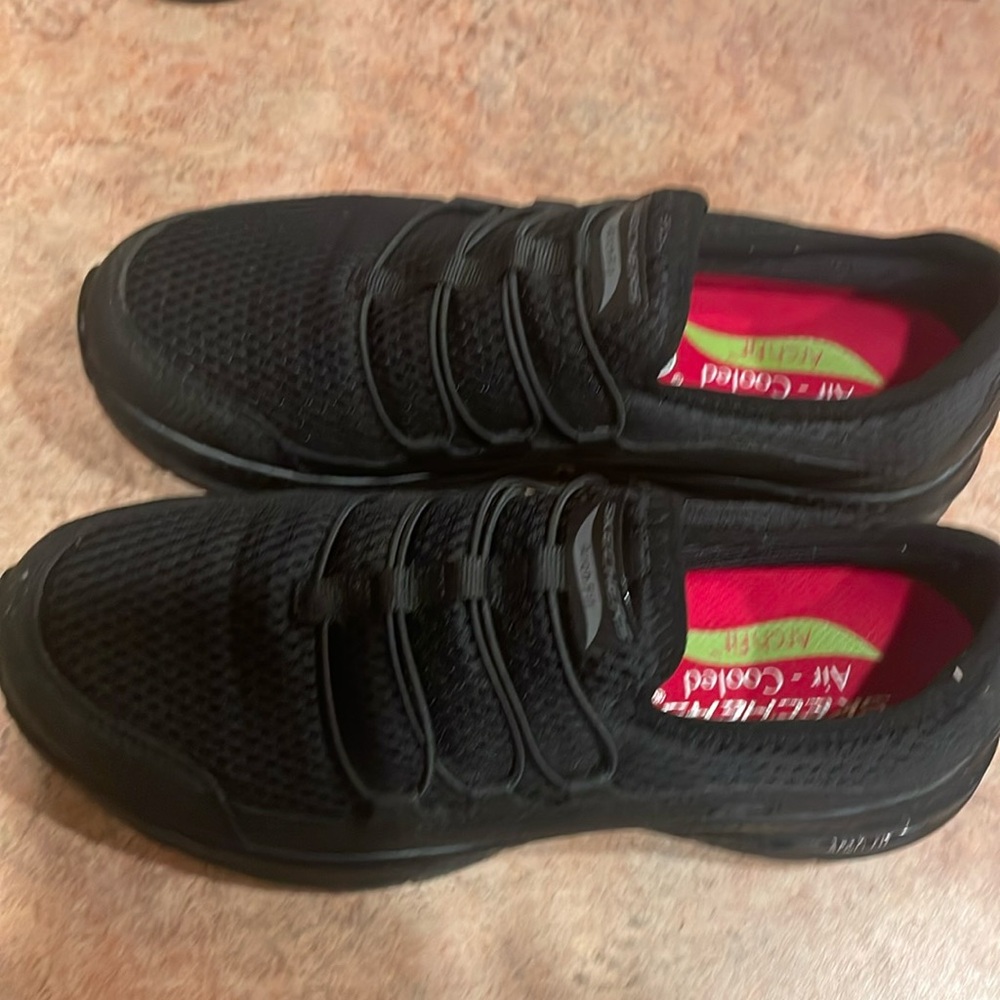 Women’s Skechers non slip sneakers
